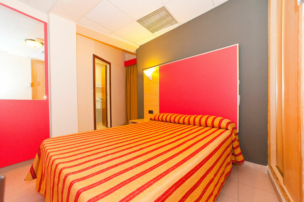 The Red Hotel By Ibiza Feeling - Adults Only Sant Antoni de Portmany Exterior foto